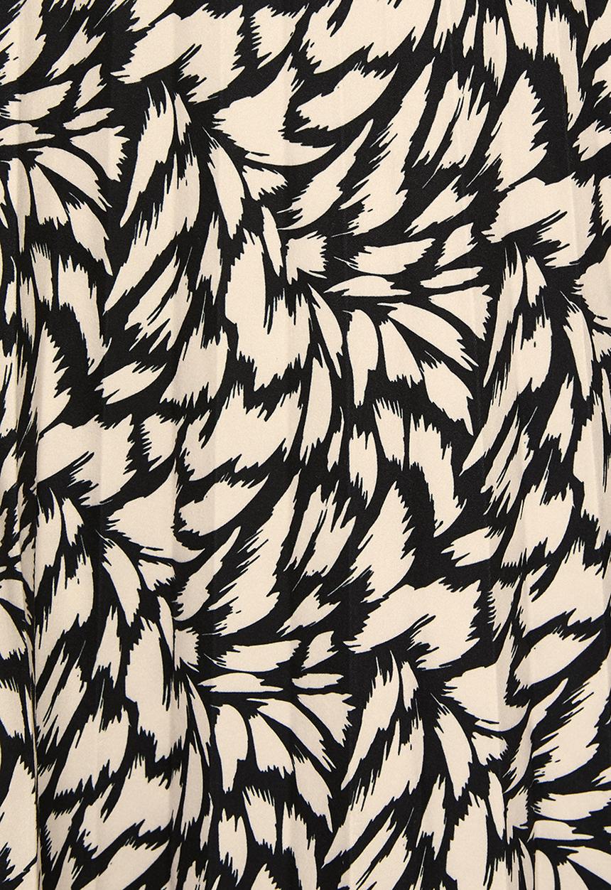 edit - Knit pleated midaxi skirt - black ikat