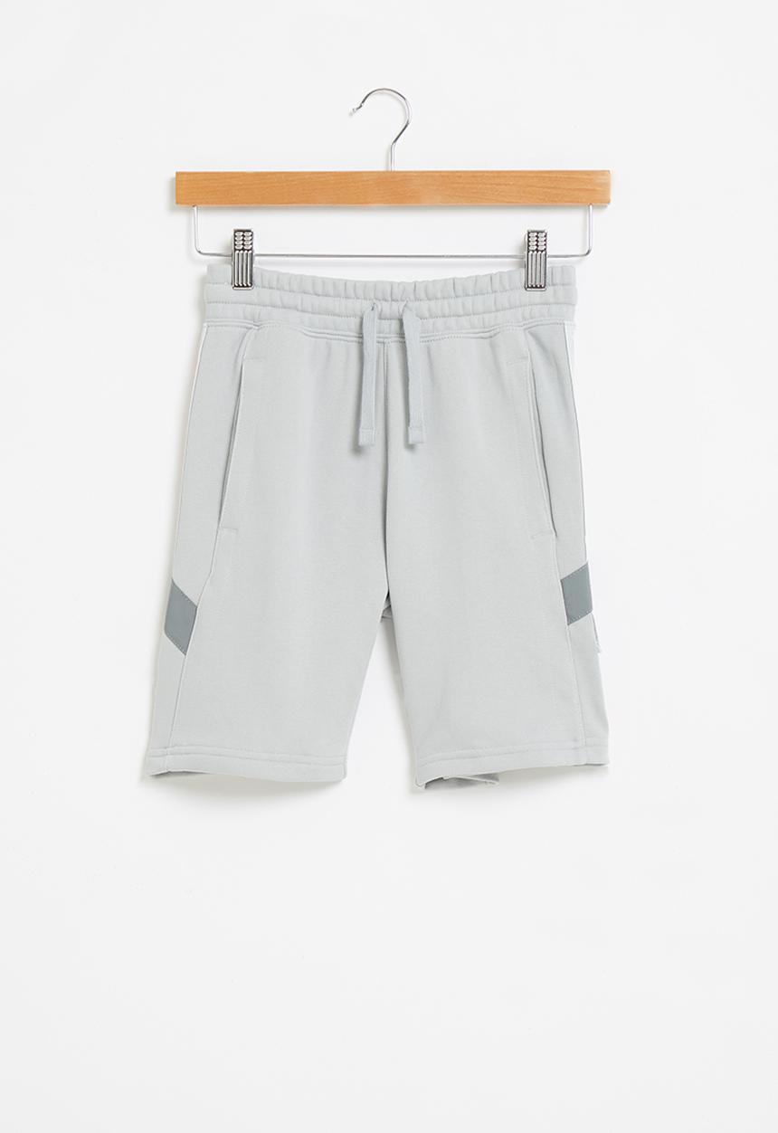 Nike - B nsw elevated trim short - grey