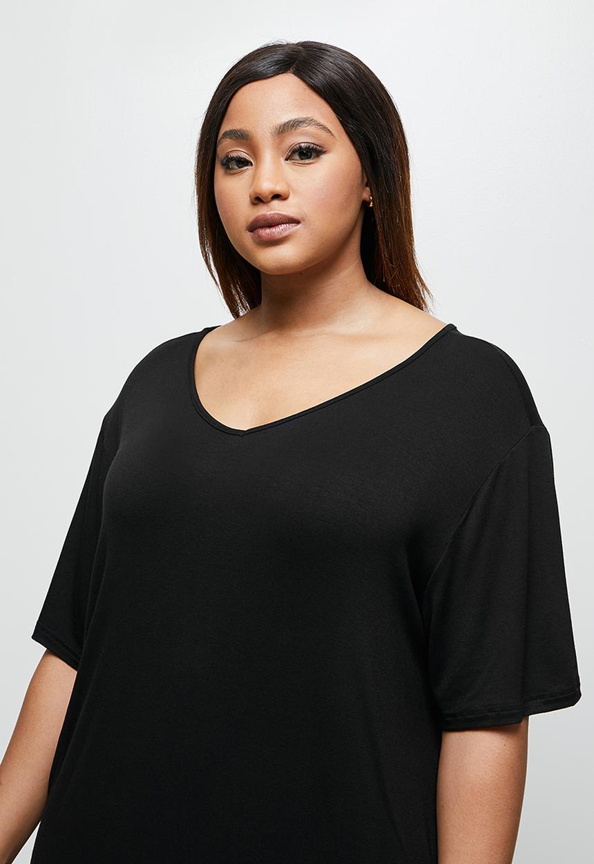 edit Plus - Oversized v-neck T-shirt dress - black