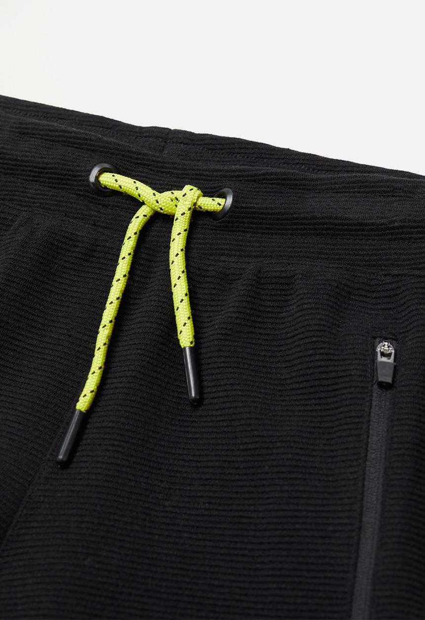MANGO - Bermuda shorts run - black
