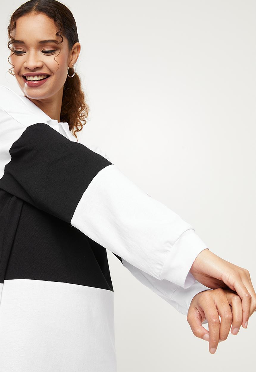 Blake - Oversize golfer dress - white & black 