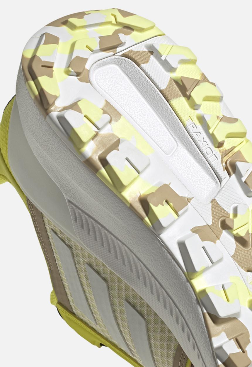 adidas Performance - Terrex trailmaker primegreen - s29055 - beige tone/crystal white/acid yellow