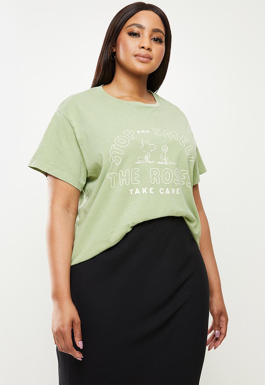 Cotton On - Curve graphic license tee - lcn pea snoopy roses/greenstone