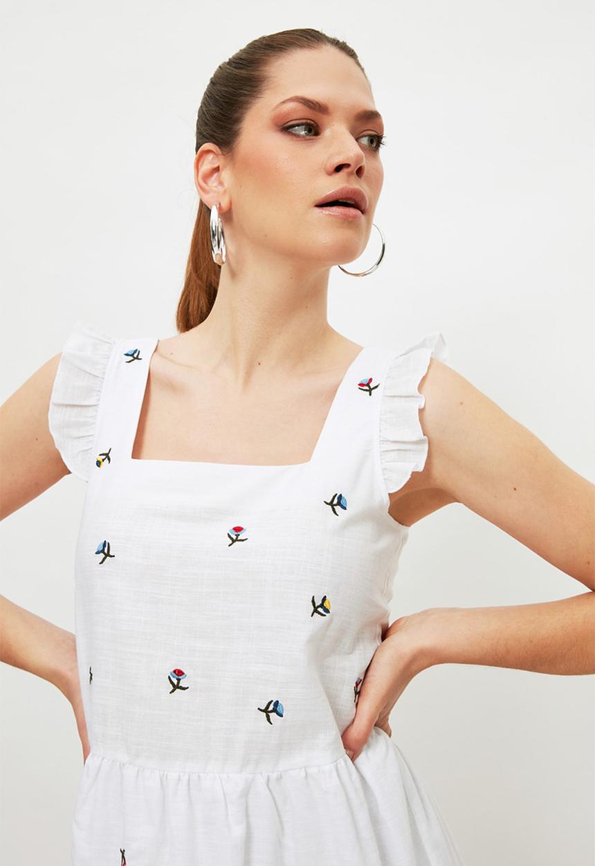 Trendyol - Embroidered dress - white