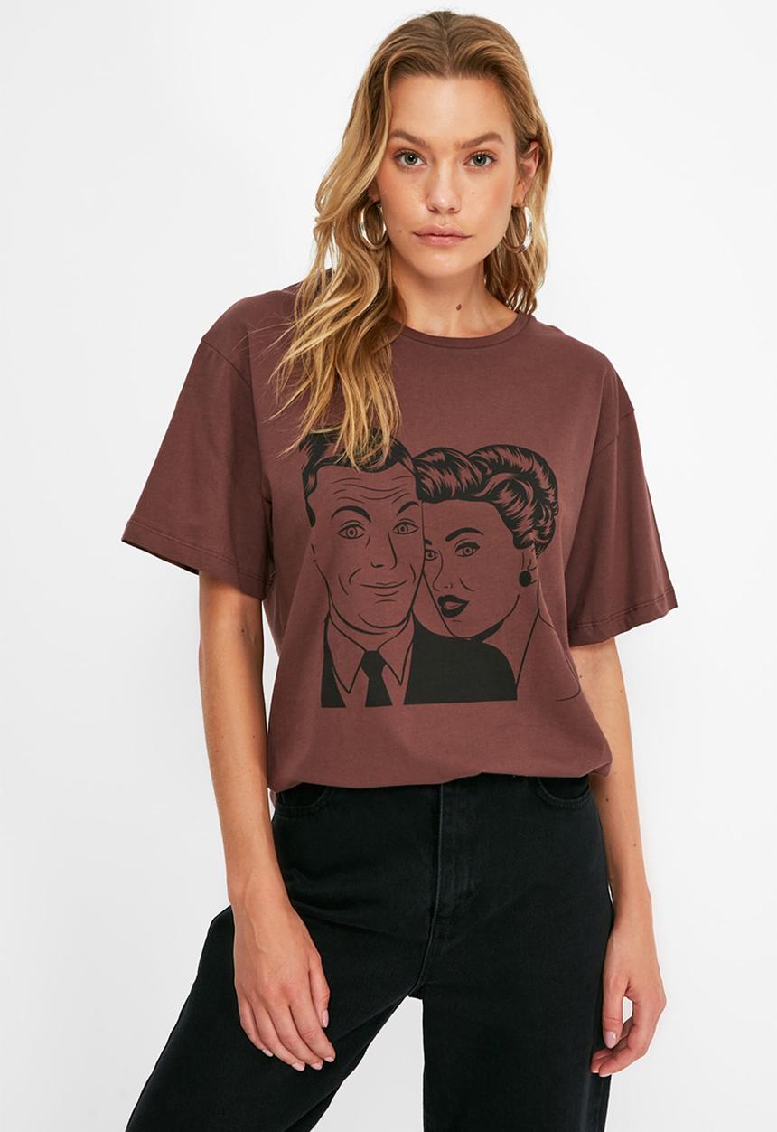 Trendyol - Printed boyfriend knitted T-shirt - brown