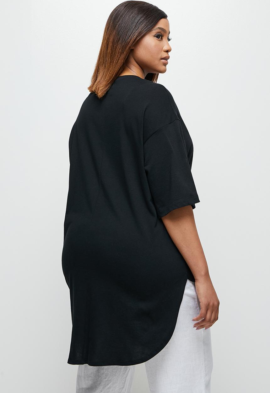 edit Plus - Short sleeve v-neck stepped hem tee - black