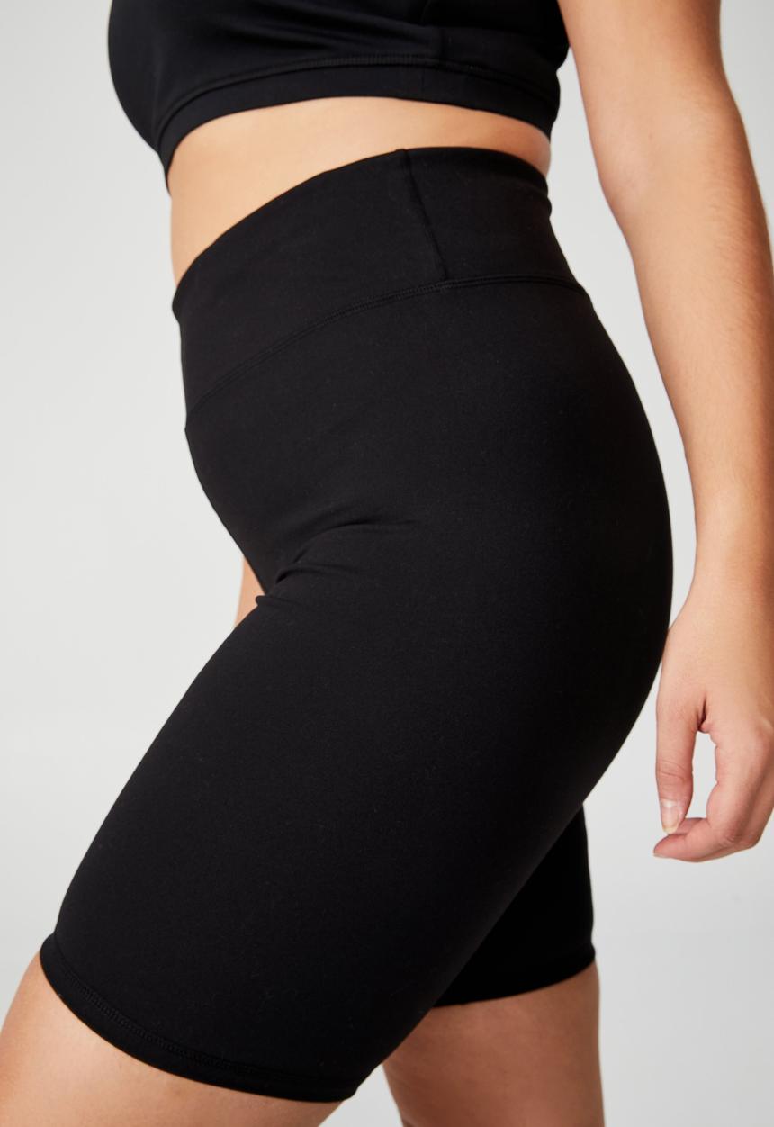 Cotton On - Curve active highwaist mid length bike shorts - black