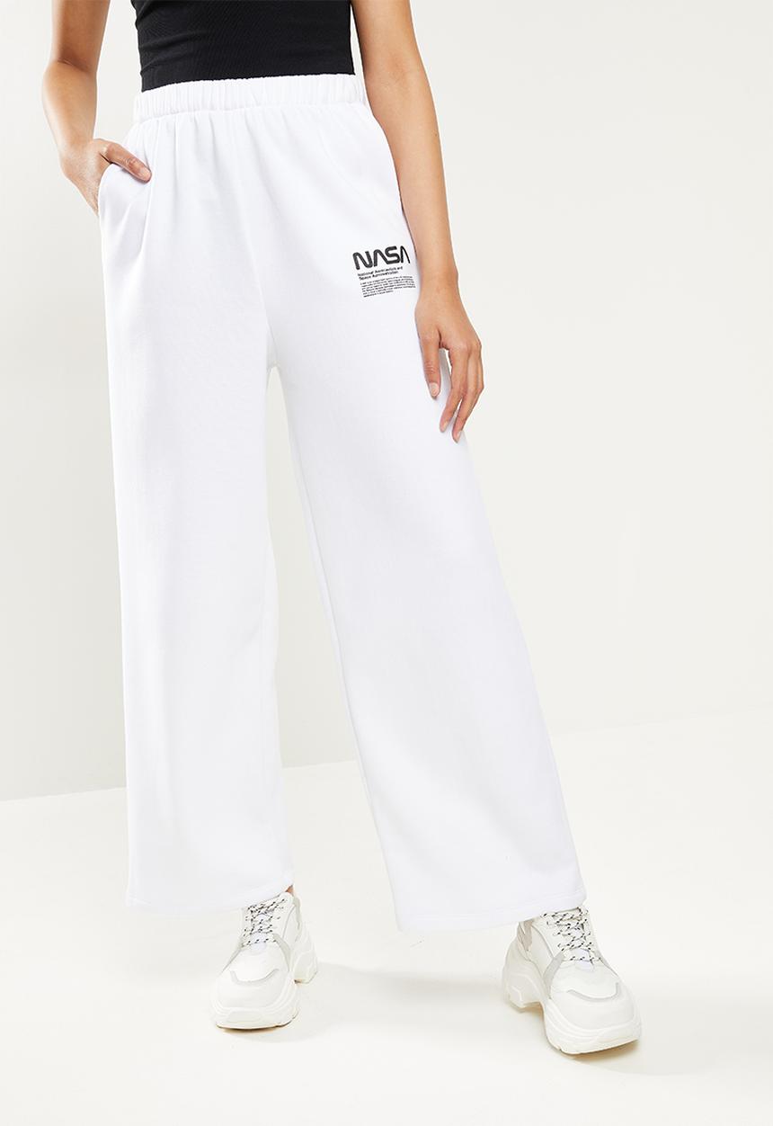 Blake - Wide leg jogger w print - white