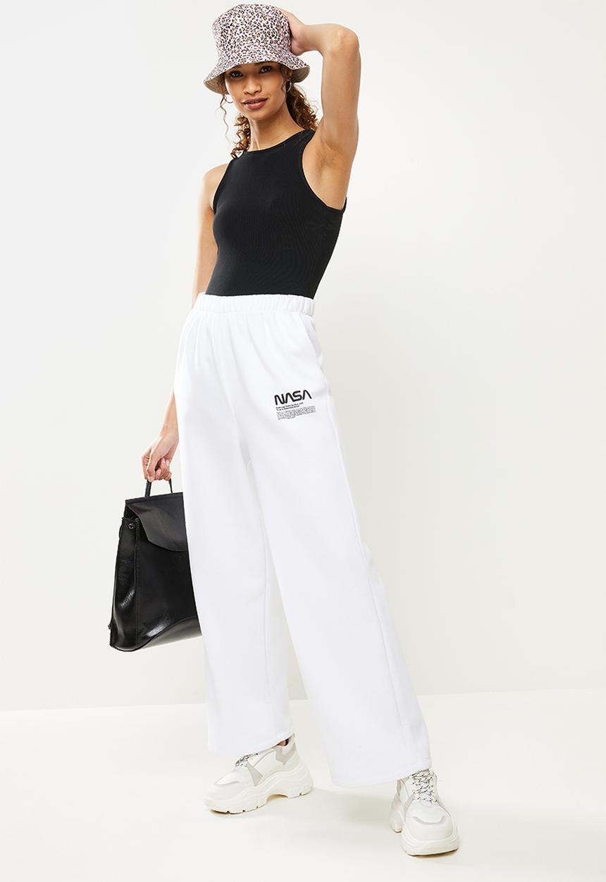 Blake - Wide leg jogger w print - white