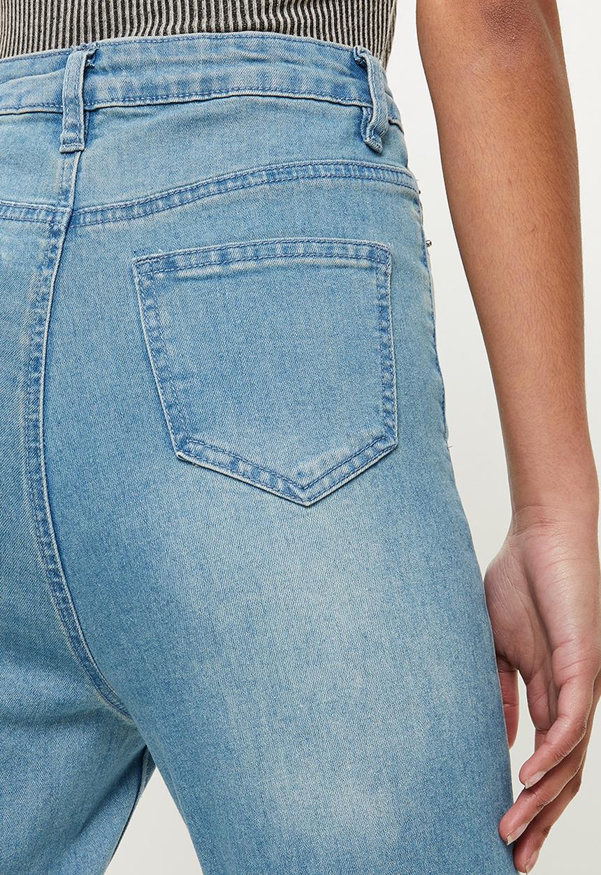 Missguided - Petite sinner highwaisted destroyed hem skinny - blue