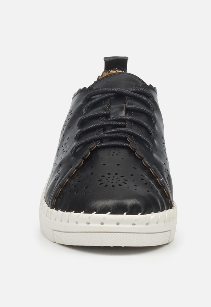 Butterfly Feet - Bean 3 derby - black