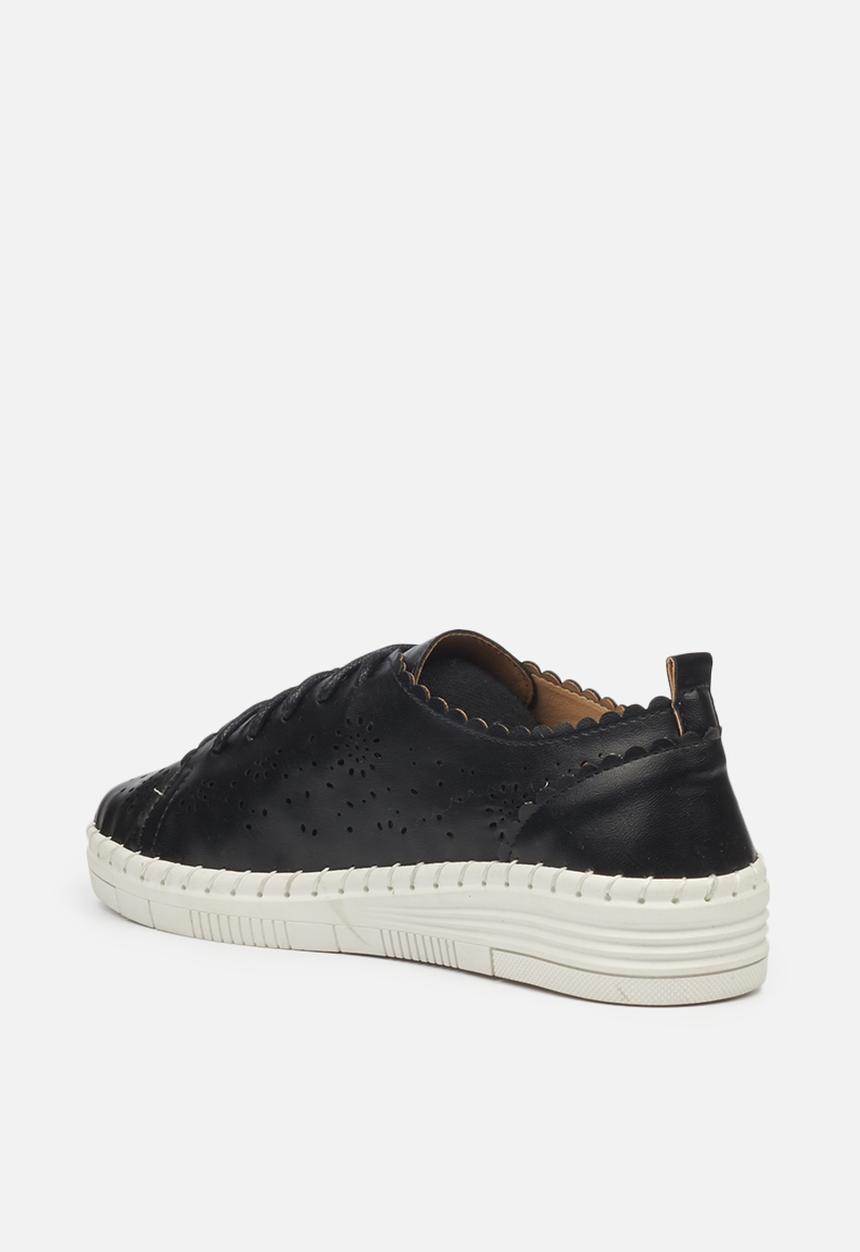Butterfly Feet - Bean 3 derby - black