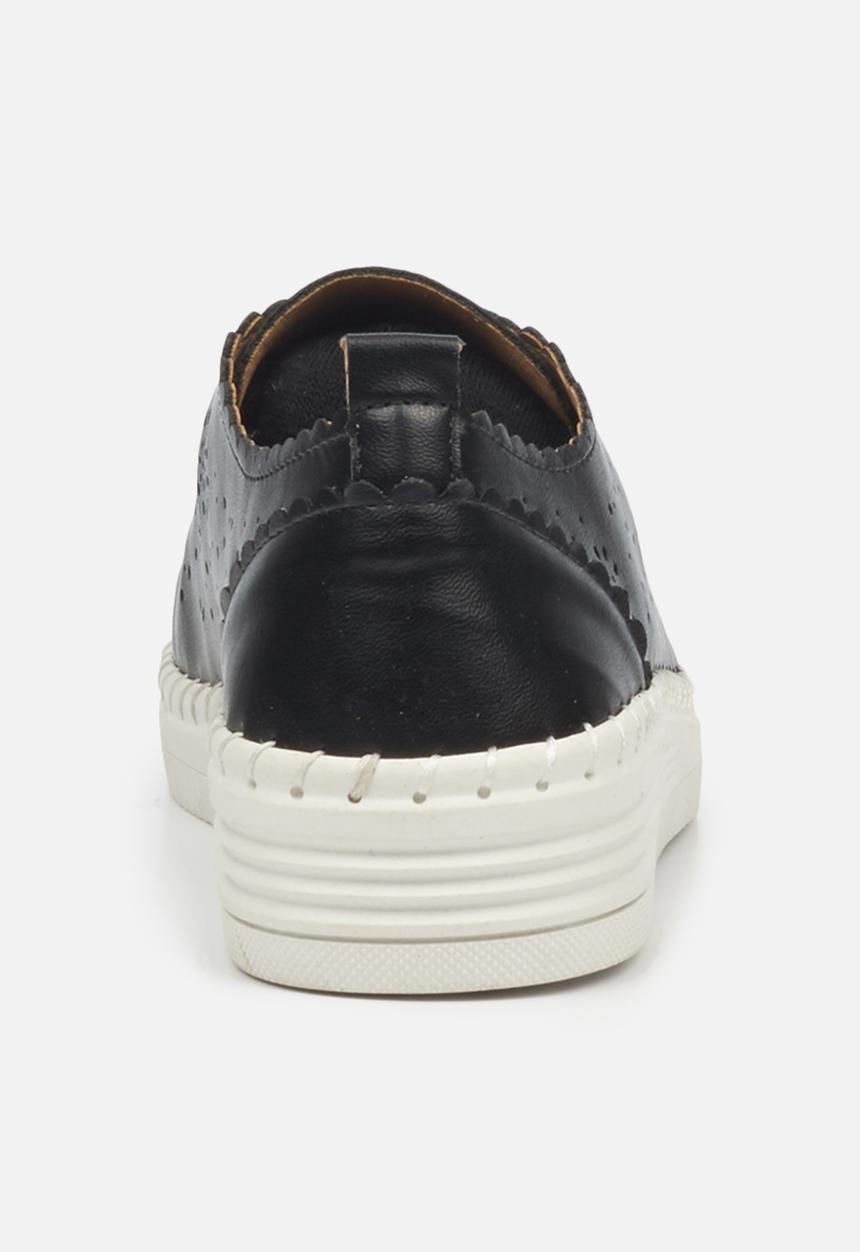 Butterfly Feet - Bean 3 derby - black