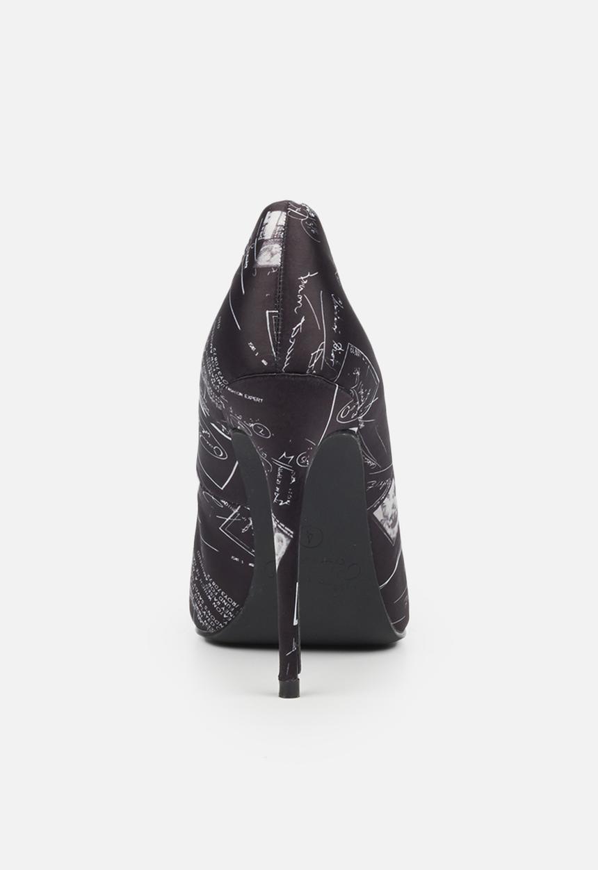 Miss Black - Monepenny1 court - black