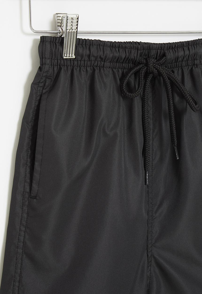Rebel Republic - Sport shorts - black