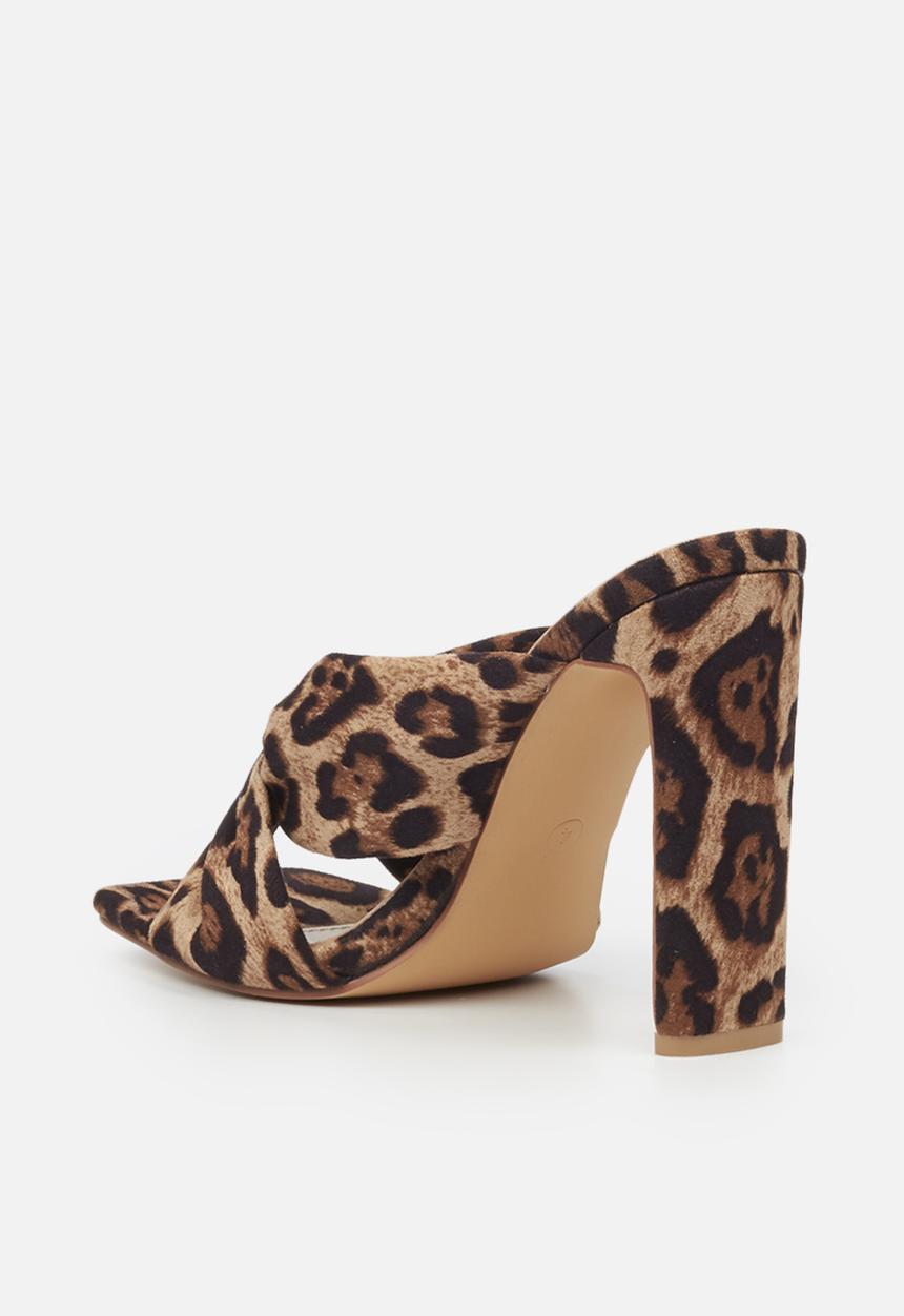 Miss Black - Whisk1 mule heel - brown 