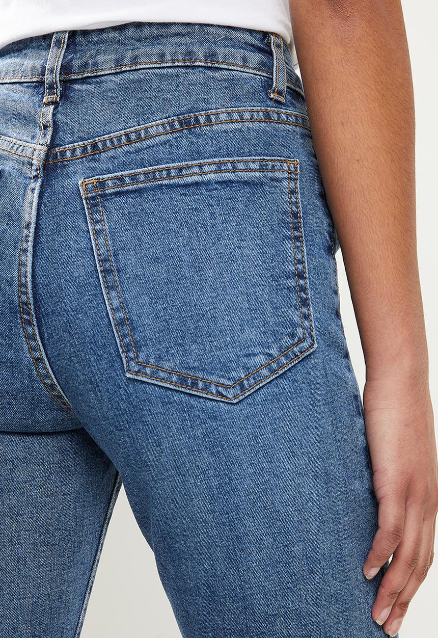 Cotton On - Petite stretch mom jean - lucky blue