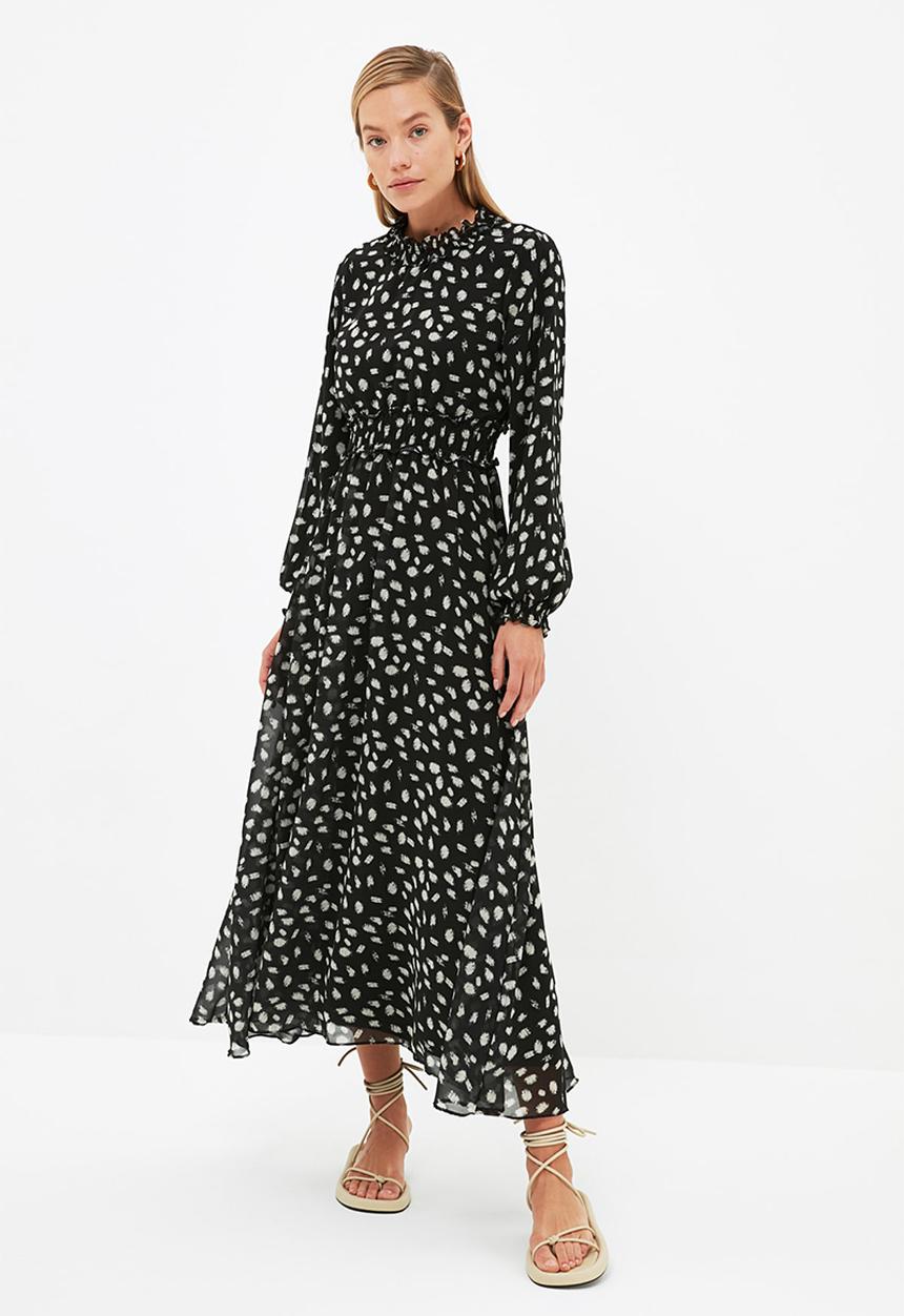 Trendyol - Floral detailed belted dress - black