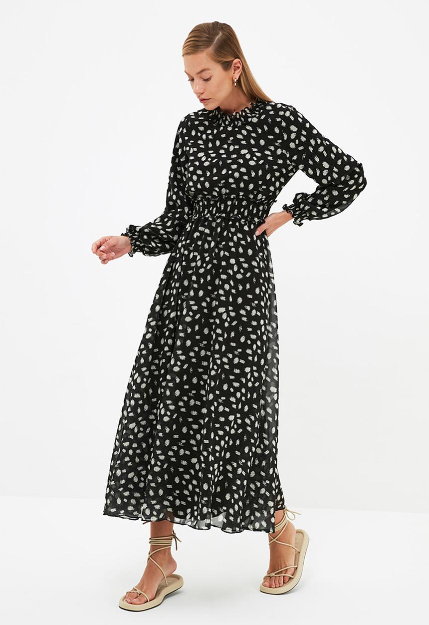 Trendyol - Floral detailed belted dress - black
