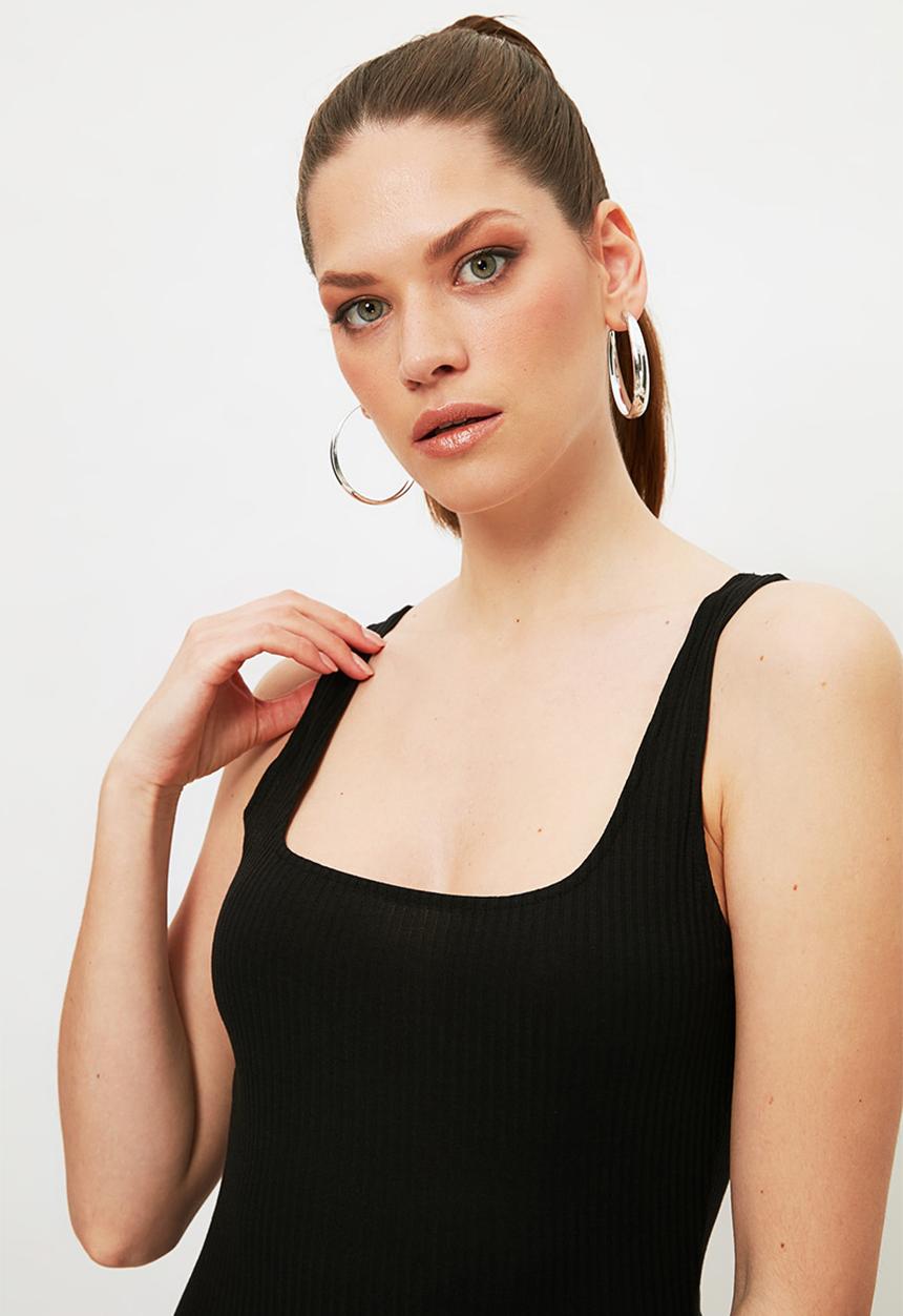 Trendyol - Square neck corduroy midi knitted dress - black