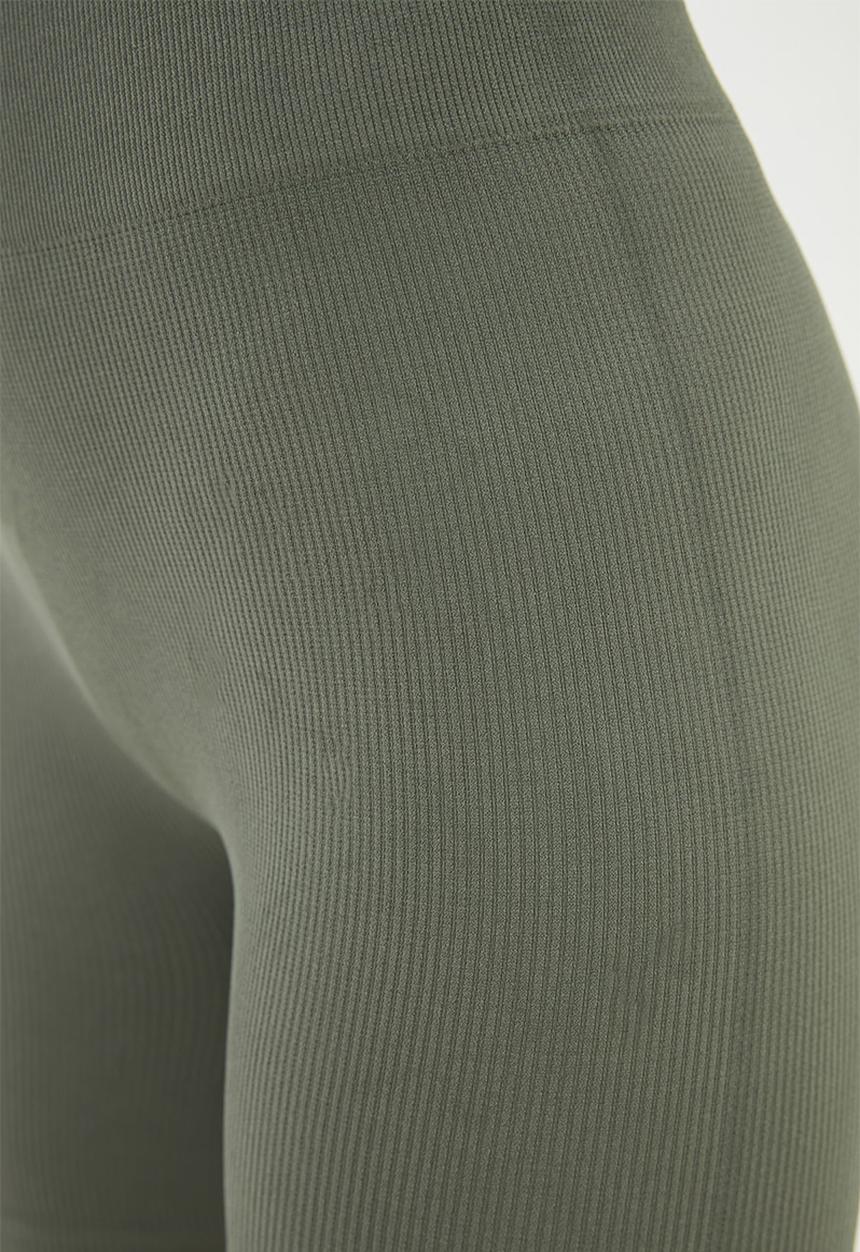Trendyol - Knitted bermuda shorts - khaki