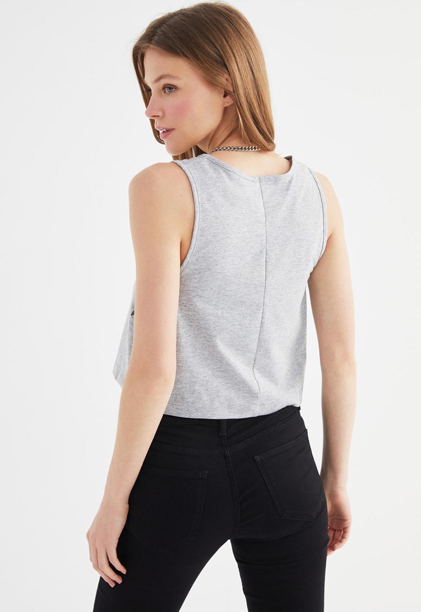 Trendyol - Side cross detailed crop knitted T-shirt   - grey