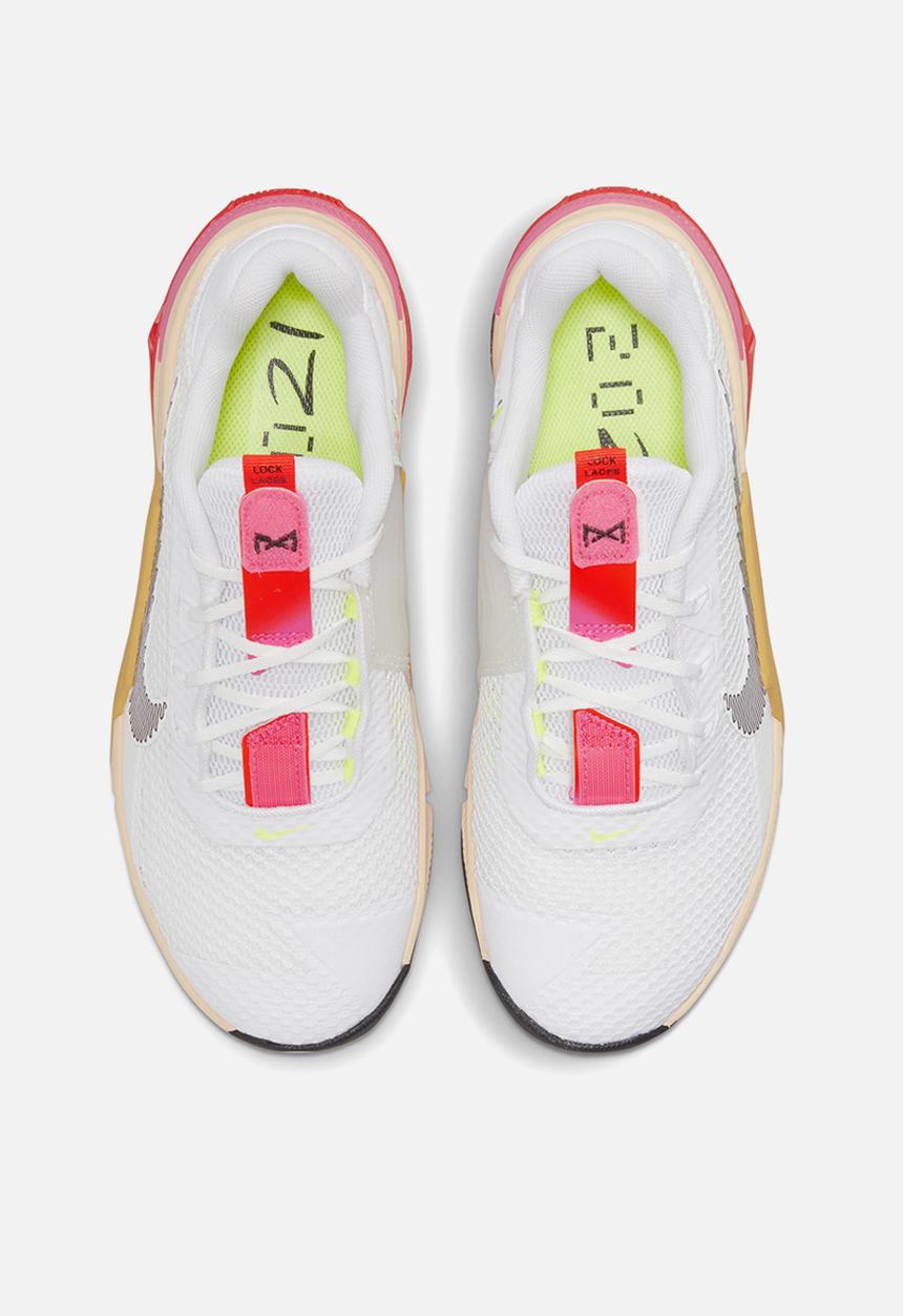 Nike - Metcon 7 X - white/black-pollen-bright crimson