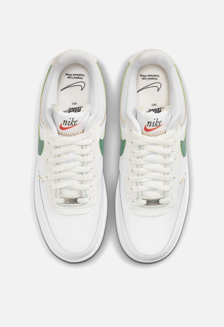 Nike - Court Vision low Premium - white/green noise-sail