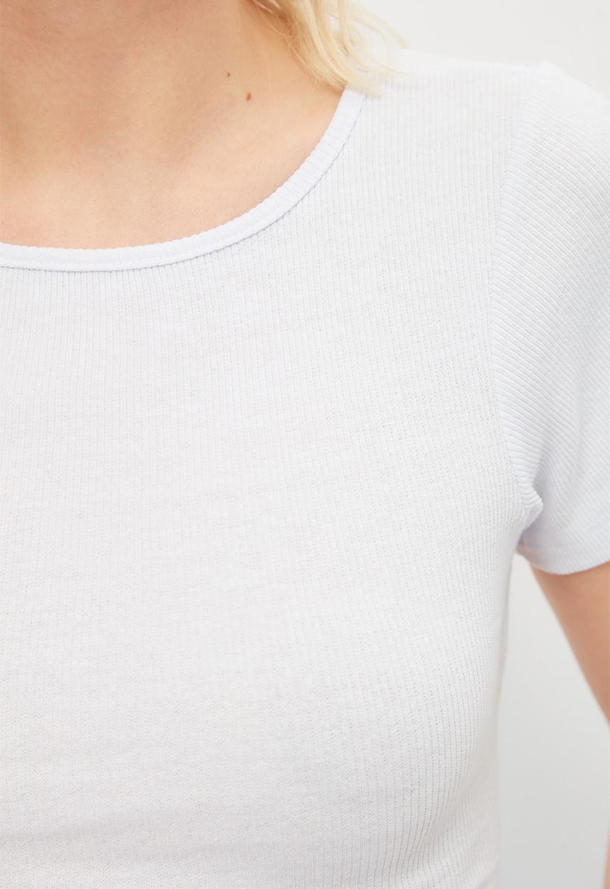 Trendyol - Back detailed knitted blouse - white