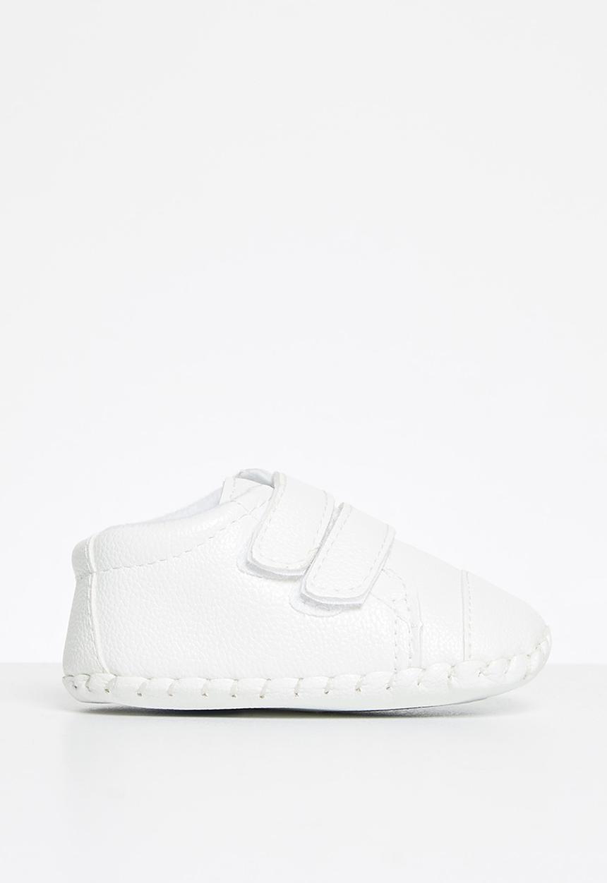 Pop Candy - Boys velcro strap slip on - white