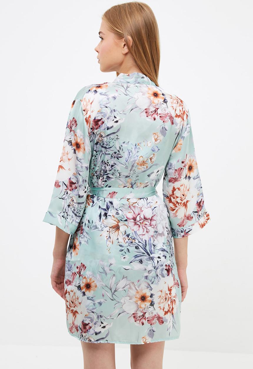 Trendyol - Floral patterned satin dressing gown - on green