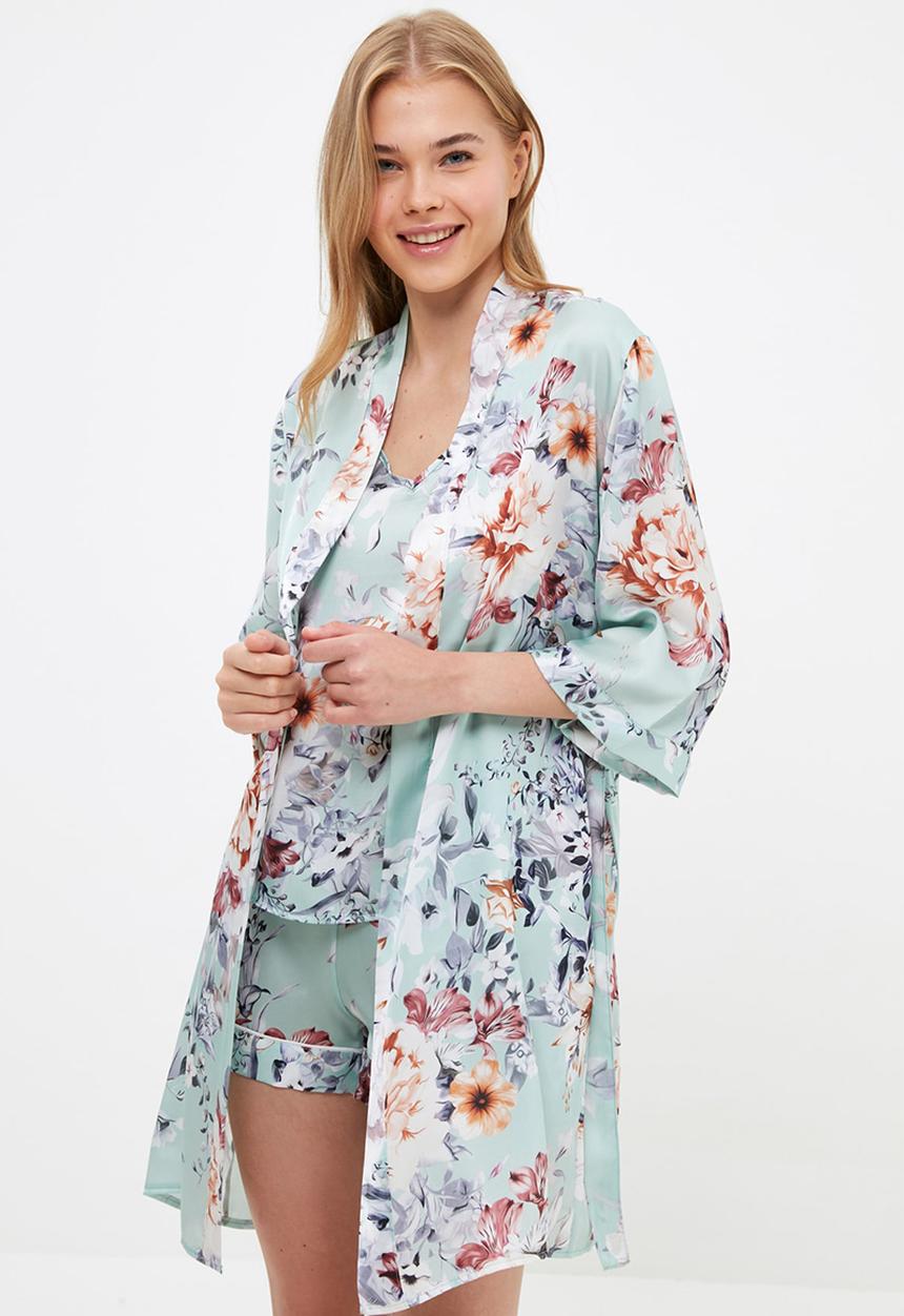 Trendyol - Floral patterned satin dressing gown - on green