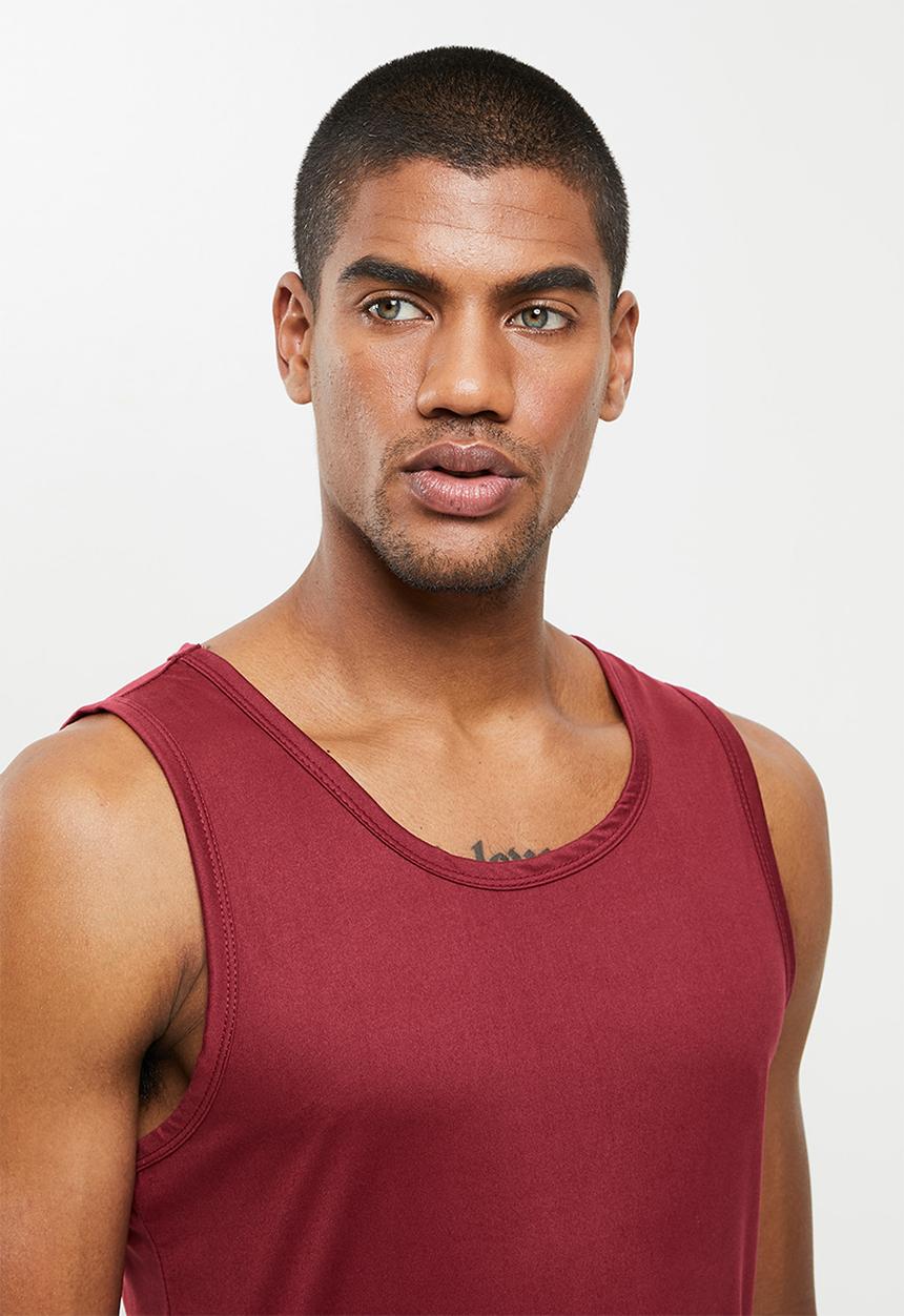 basicthread - Slim fit vest - maroon
