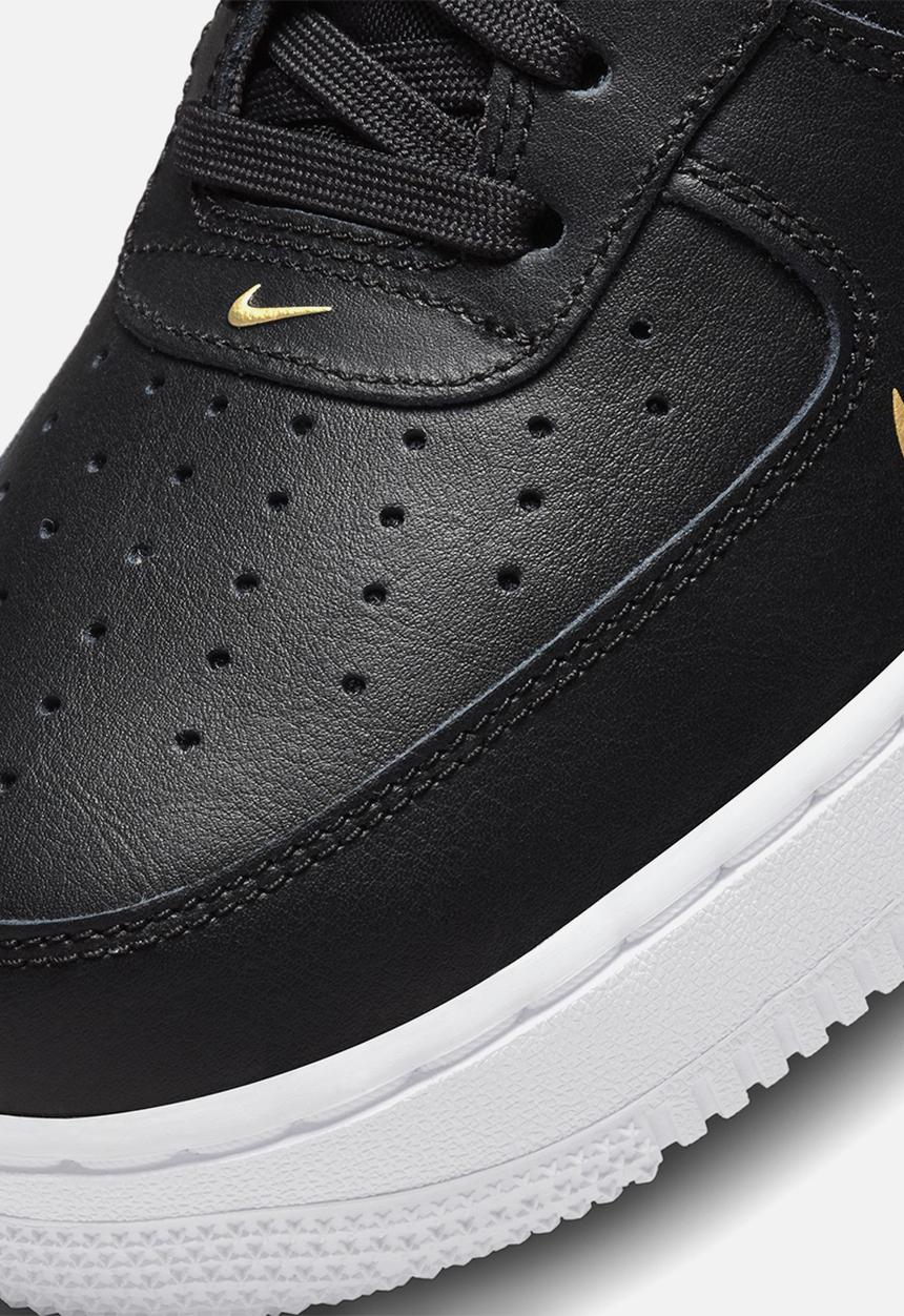 Nike - Air Force 1 '07 LV8 - black-metallic gold-white