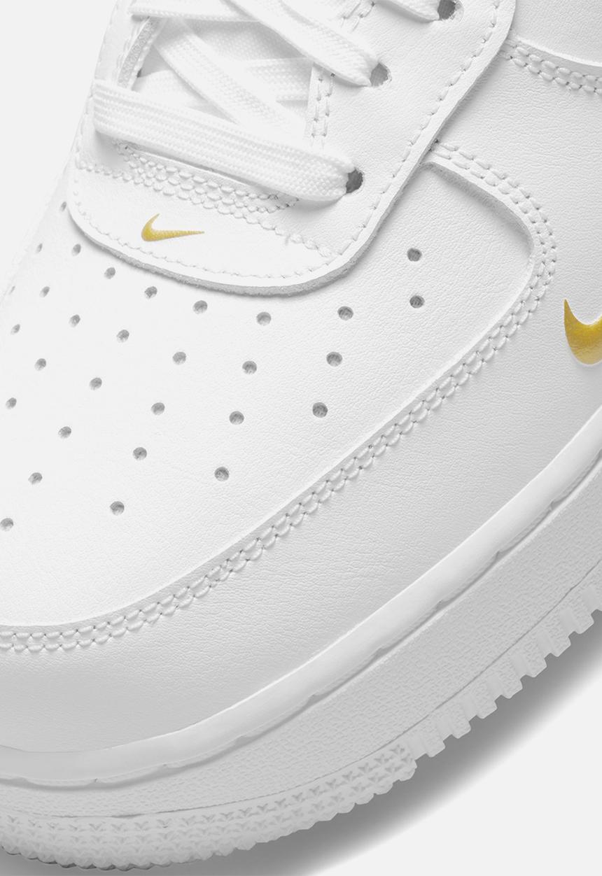 Nike - Air Force 1 '07 LV8 - white/black-metallic gold-white