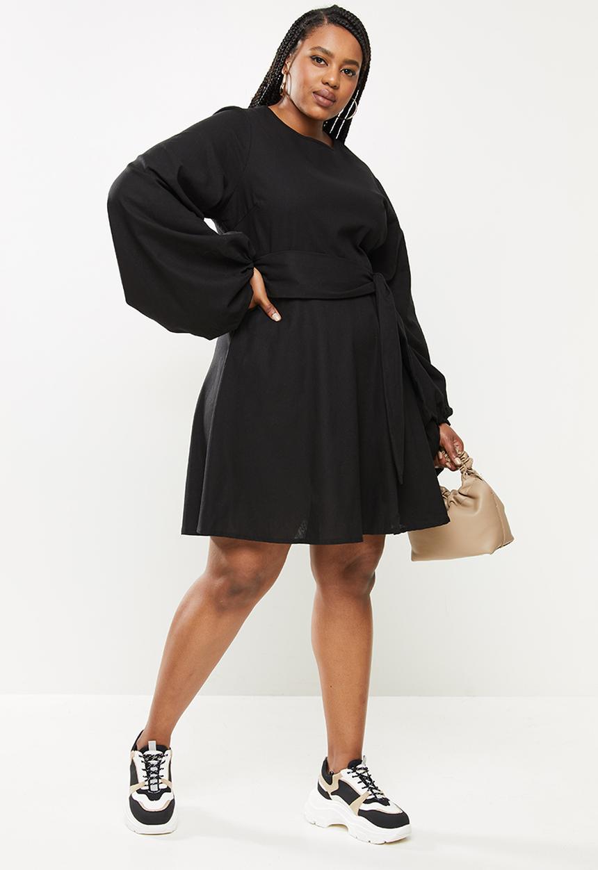 Missguided - Plus oversized balloon skater dress - black