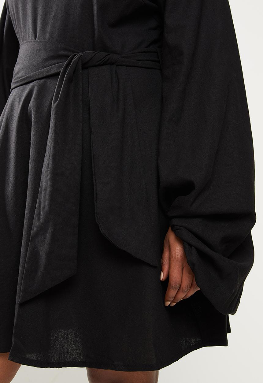 Missguided - Plus oversized balloon skater dress - black