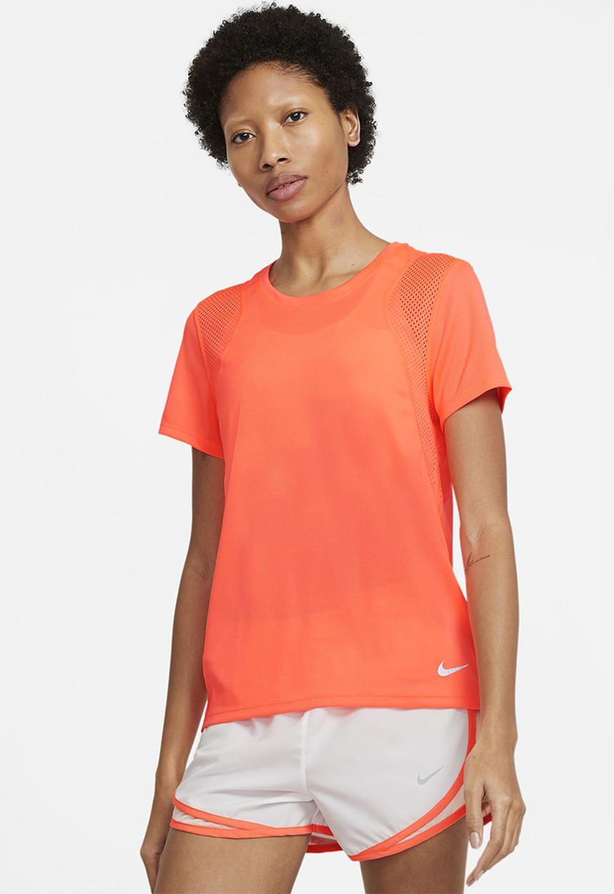 Nike - W nk run top short sleeve - mango/refsil