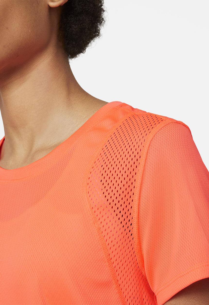 Nike - W nk run top short sleeve - mango/refsil