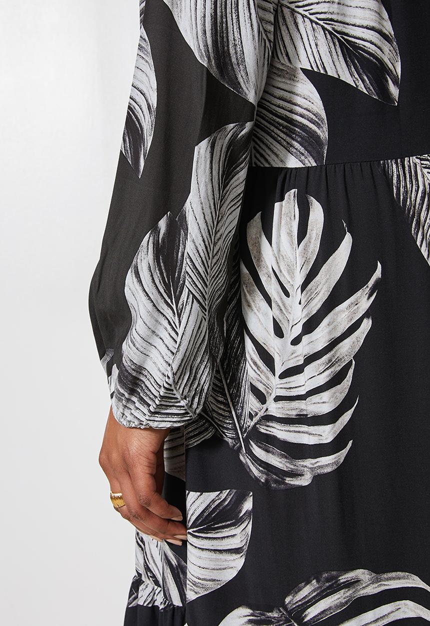 Superbalist - V-neck tiered dress - palms
