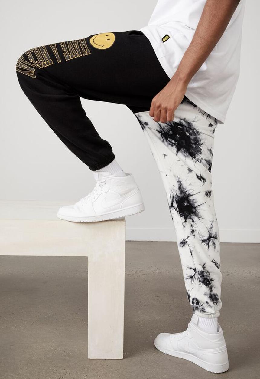 Factorie - Smiley relaxed trackpant - black