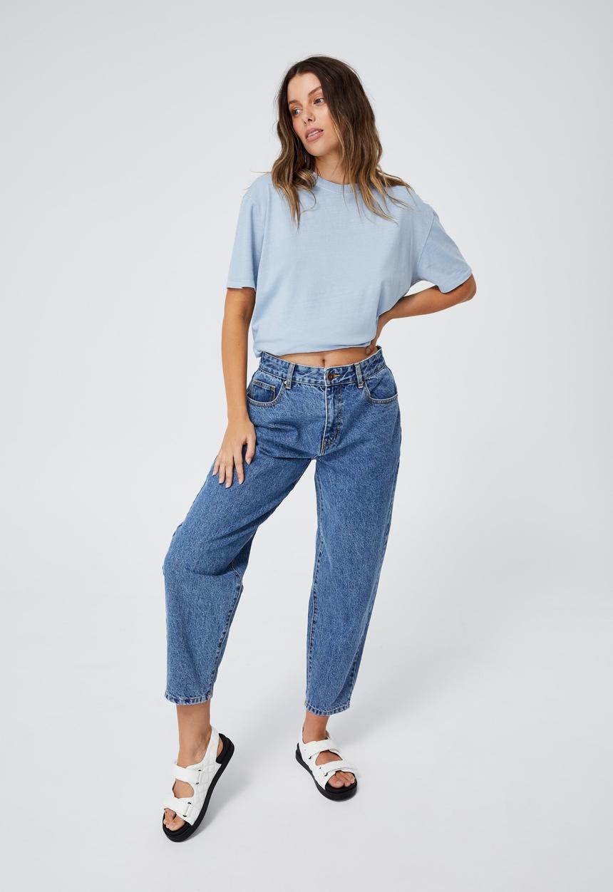 Cotton On - The oversized dad tee - washed sunfaded denim
