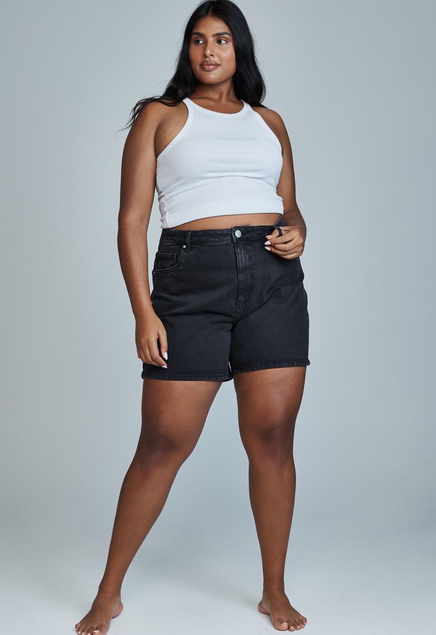 Cotton On - Curve dad high rise denim short - midnight black