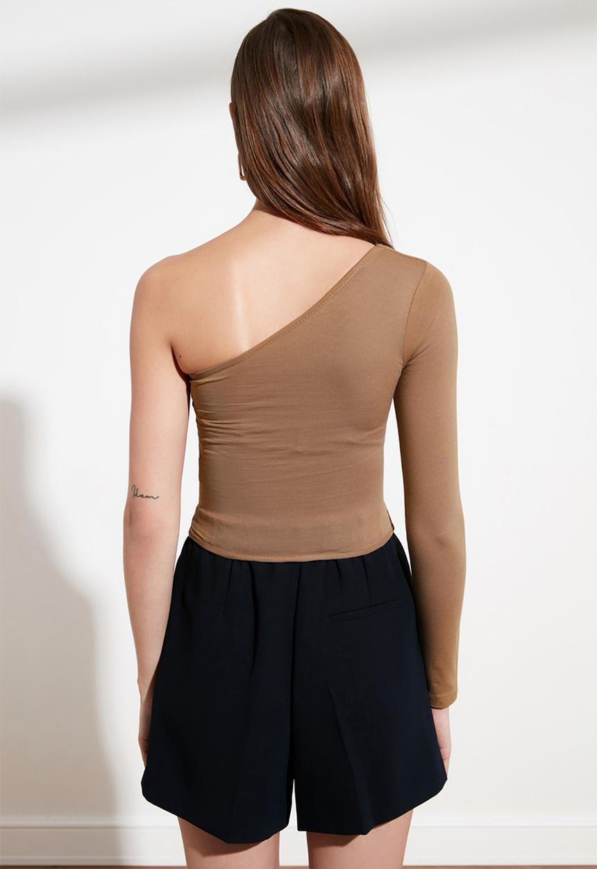 Trendyol - One-shoulder knitted top - mink