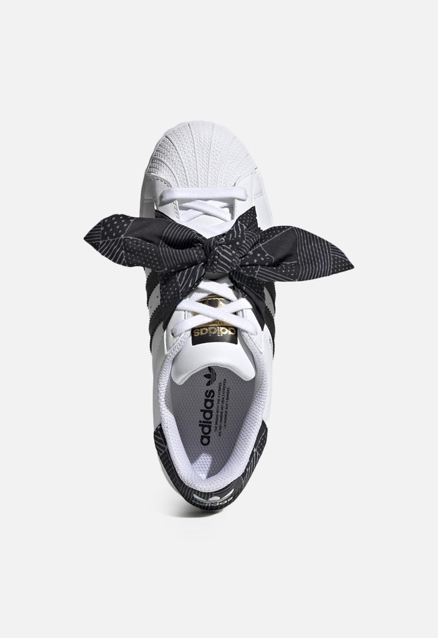adidas Originals - Superstar j - ftwr white/core black/gold met.