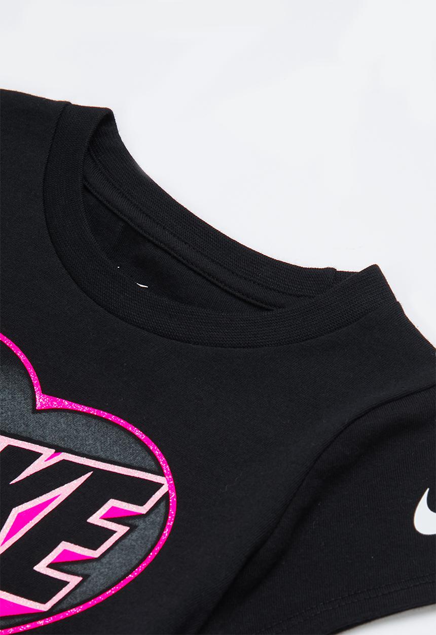Nike - Nkg 3d nike heart tee - black