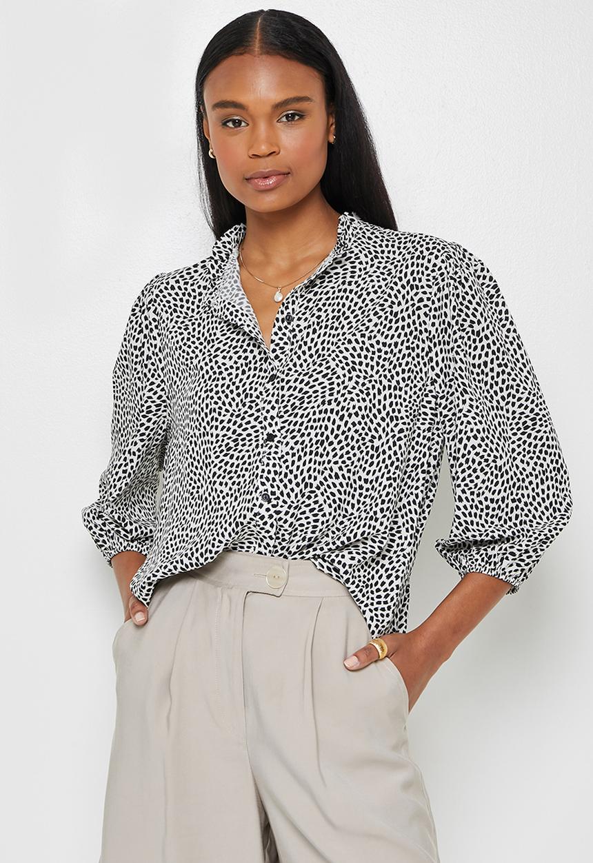edit - Three quarter sleeve piecrust shirt - stone animal minimal