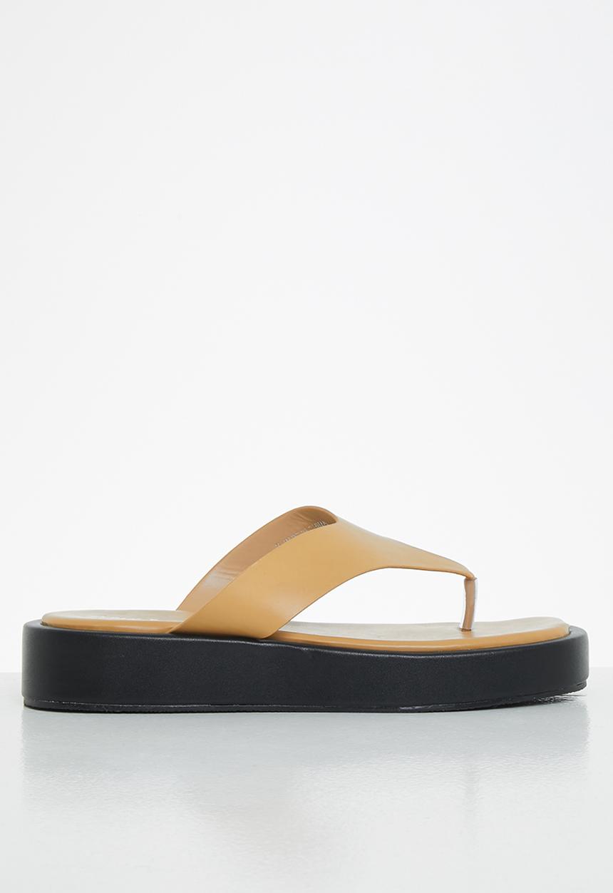 Public Desire - Voyage padded toepost sandal - tan
