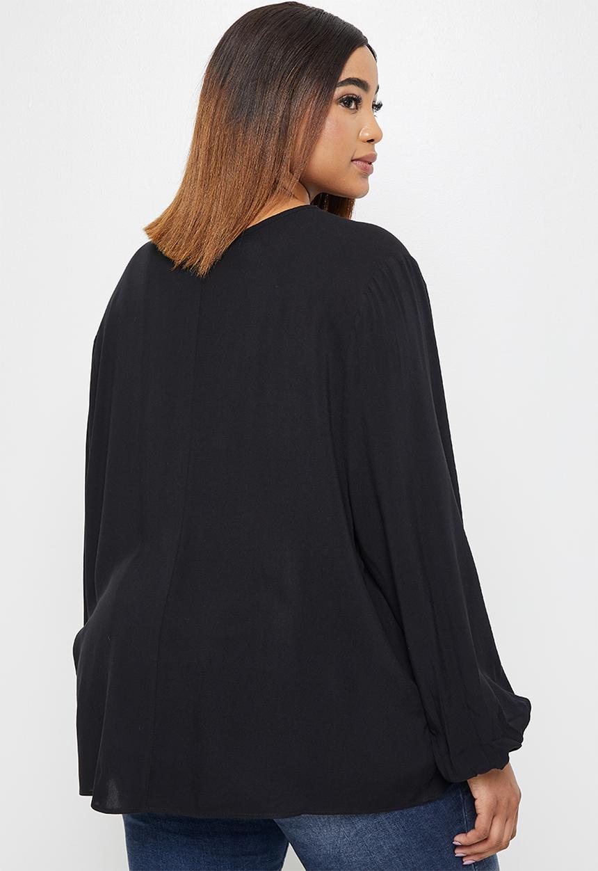 edit Plus - Boxy notch neck shell - black