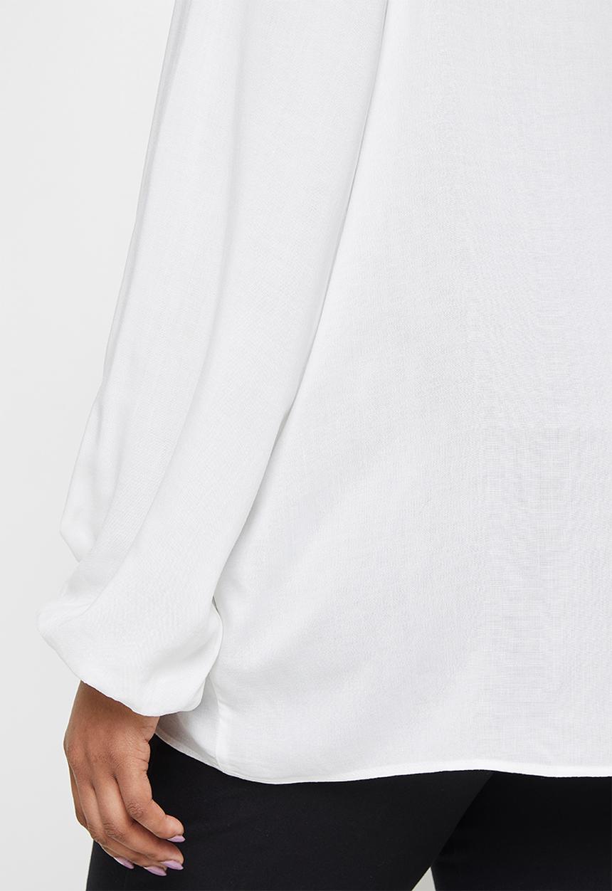 edit Plus - Boxy notch neck shell - milk